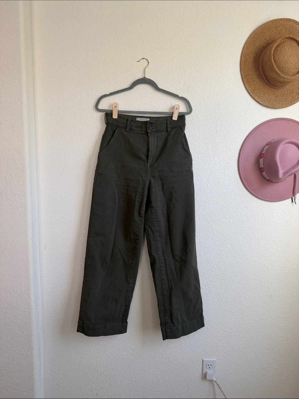 Everlane Olive Green Casual Trousers